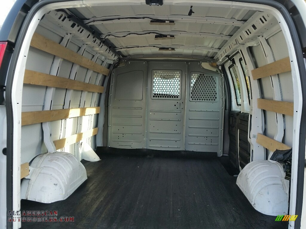 2015 Savana Van 2500 Cargo - Summit White / Medium Pewter photo #9