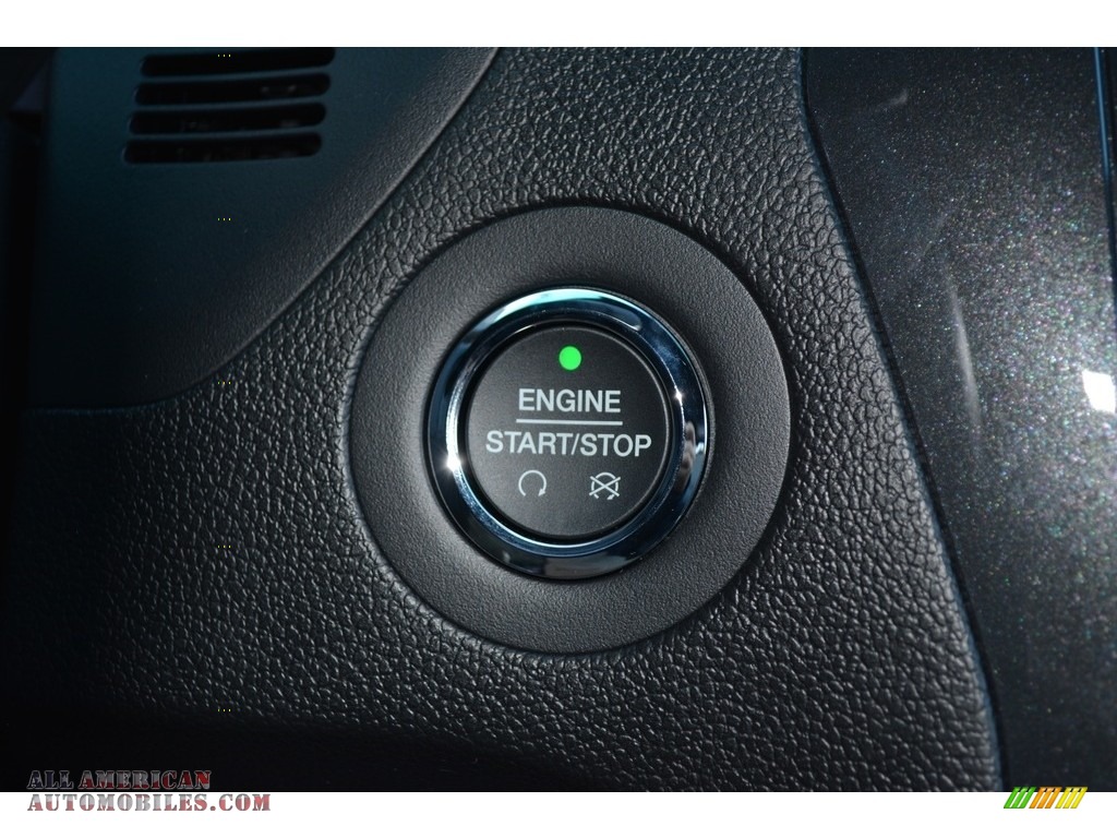 2017 Explorer XLT 4WD - Magnetic / Ebony Black photo #21