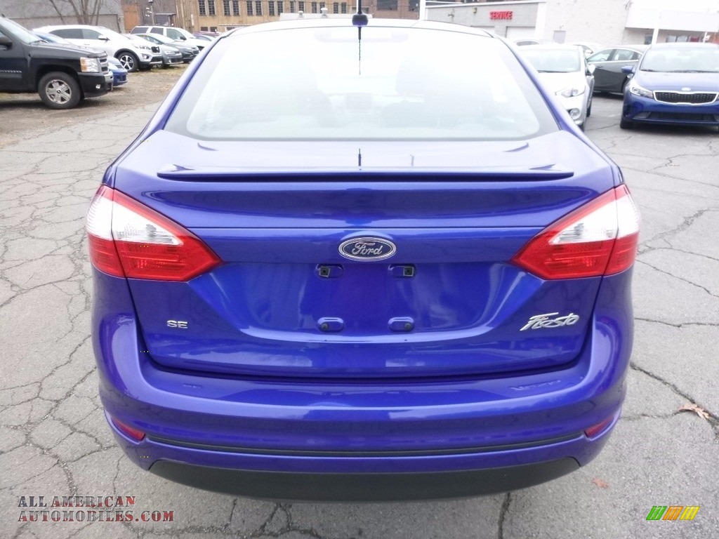2014 Fiesta SE Sedan - Blue Candy / Charcoal Black photo #4