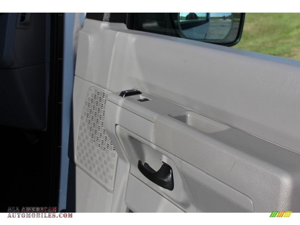 2011 E Series Van E250 Commercial - Oxford White / Medium Flint photo #14