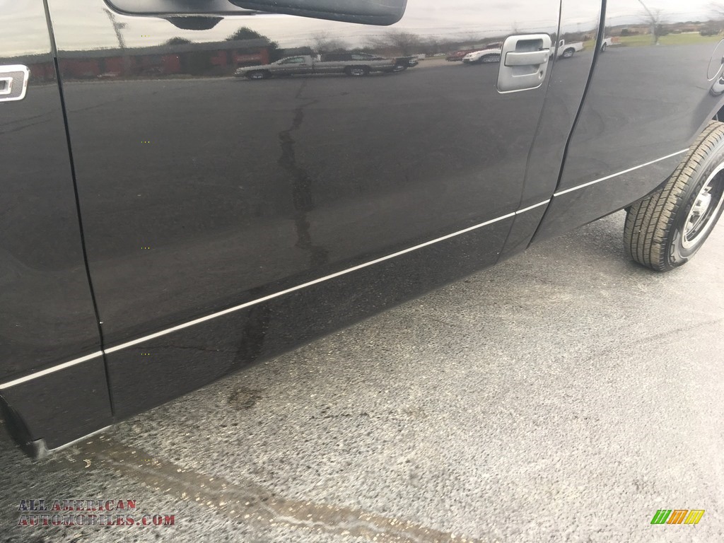 2014 F150 XL Regular Cab 4x4 - Tuxedo Black / Steel Grey photo #7