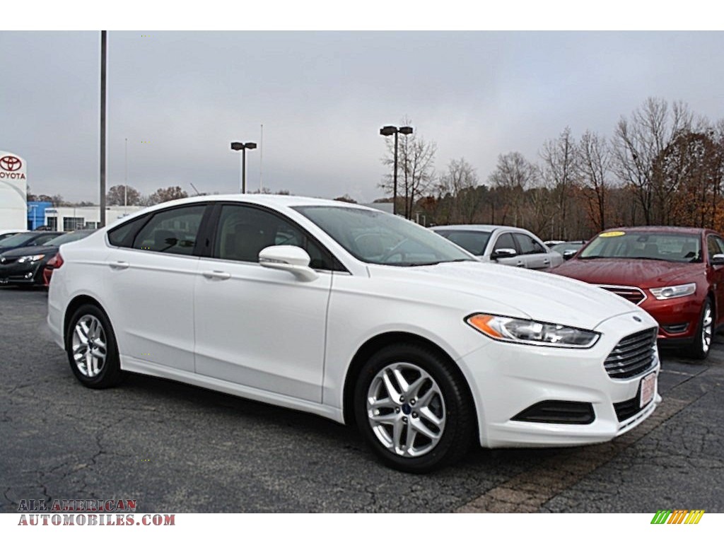 Oxford White / Dune Ford Fusion SE EcoBoost