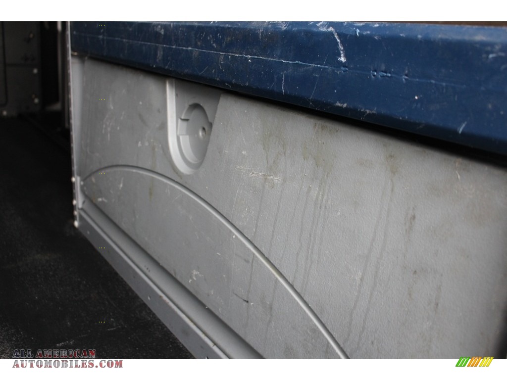 2011 E Series Van E250 Commercial - Oxford White / Medium Flint photo #13