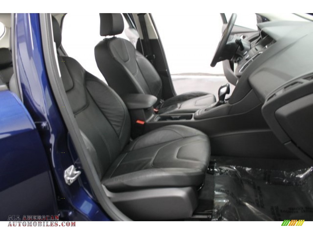 2016 Focus SE Hatch - Kona Blue / Charcoal Black photo #4