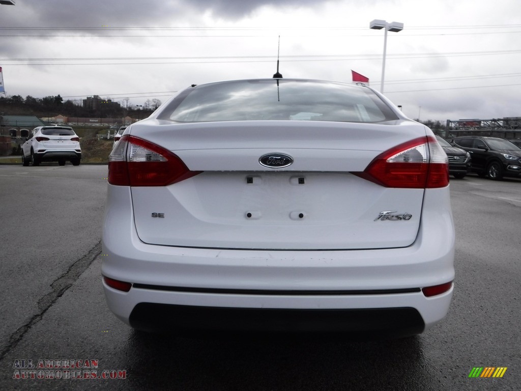 2015 Fiesta SE Sedan - Oxford White / Charcoal Black photo #7