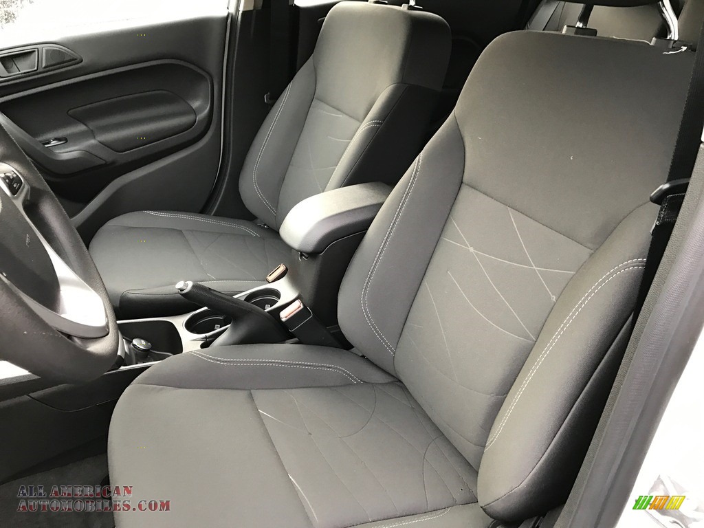 2017 Fiesta SE Hatchback - Oxford White / Charcoal Black photo #9