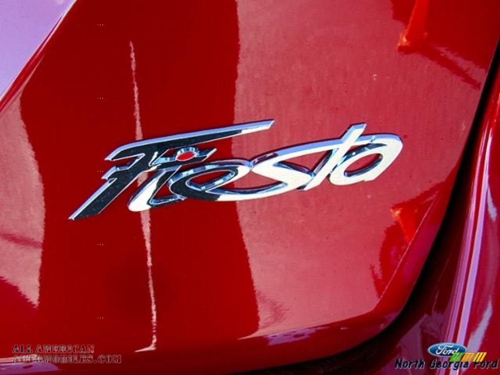 2017 Fiesta SE Sedan - Ruby Red / Medium Light Stone photo #36