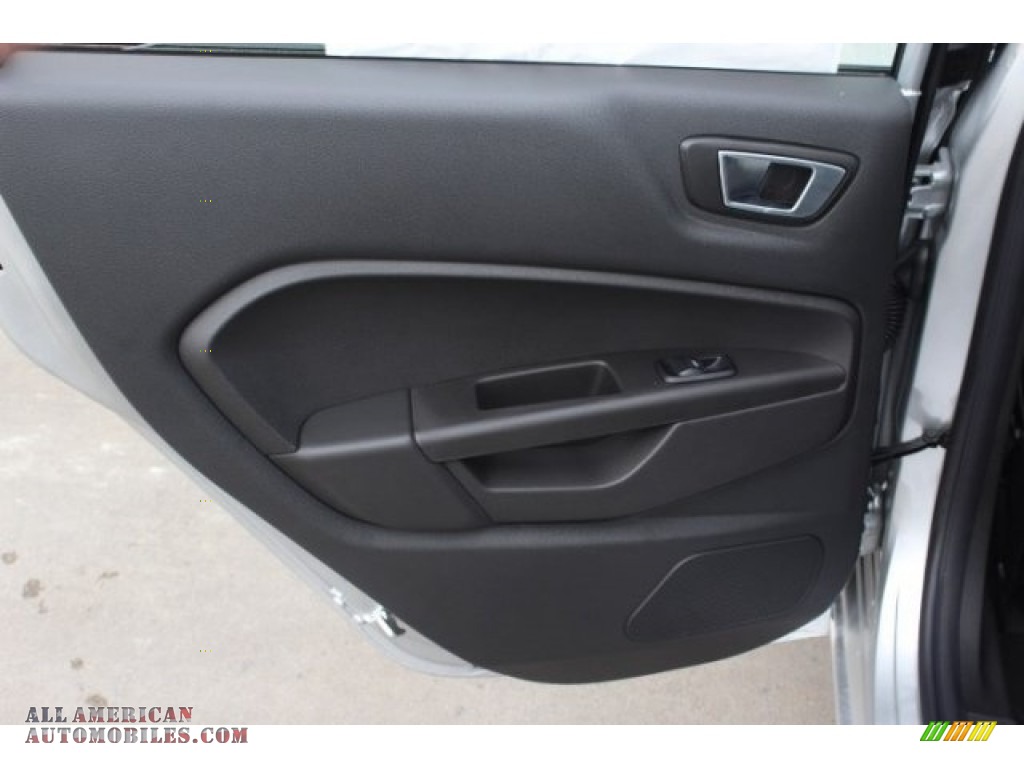 2016 Fiesta SE Hatchback - Ingot Silver Metallic / Charcoal Black photo #23