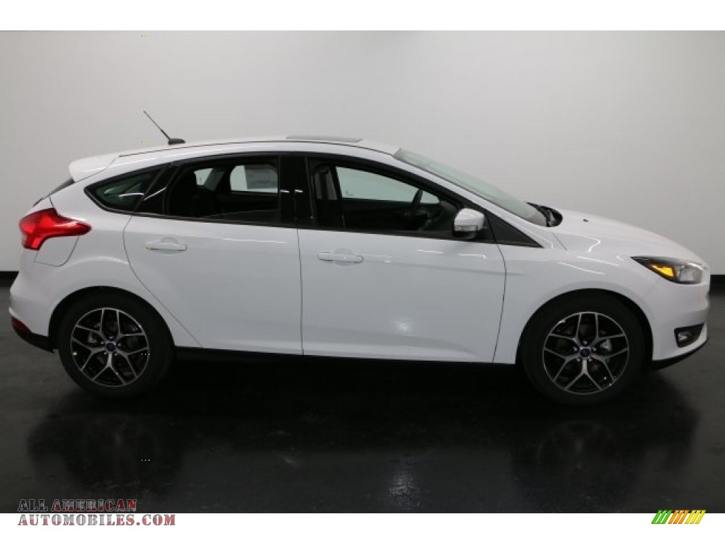 Oxford White / Charcoal Black Ford Focus SEL Hatch