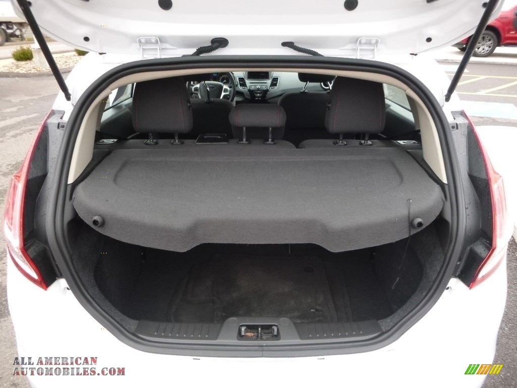 2016 Fiesta SE Hatchback - Oxford White / Charcoal Black photo #8
