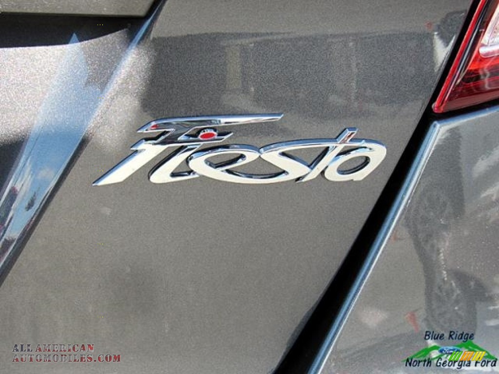 2017 Fiesta SE Hatchback - Magnetic / Charcoal Black photo #36