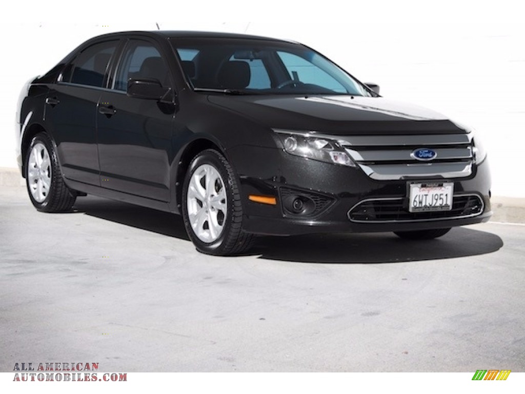 Sterling Grey Metallic / Charcoal Black Ford Fusion SE