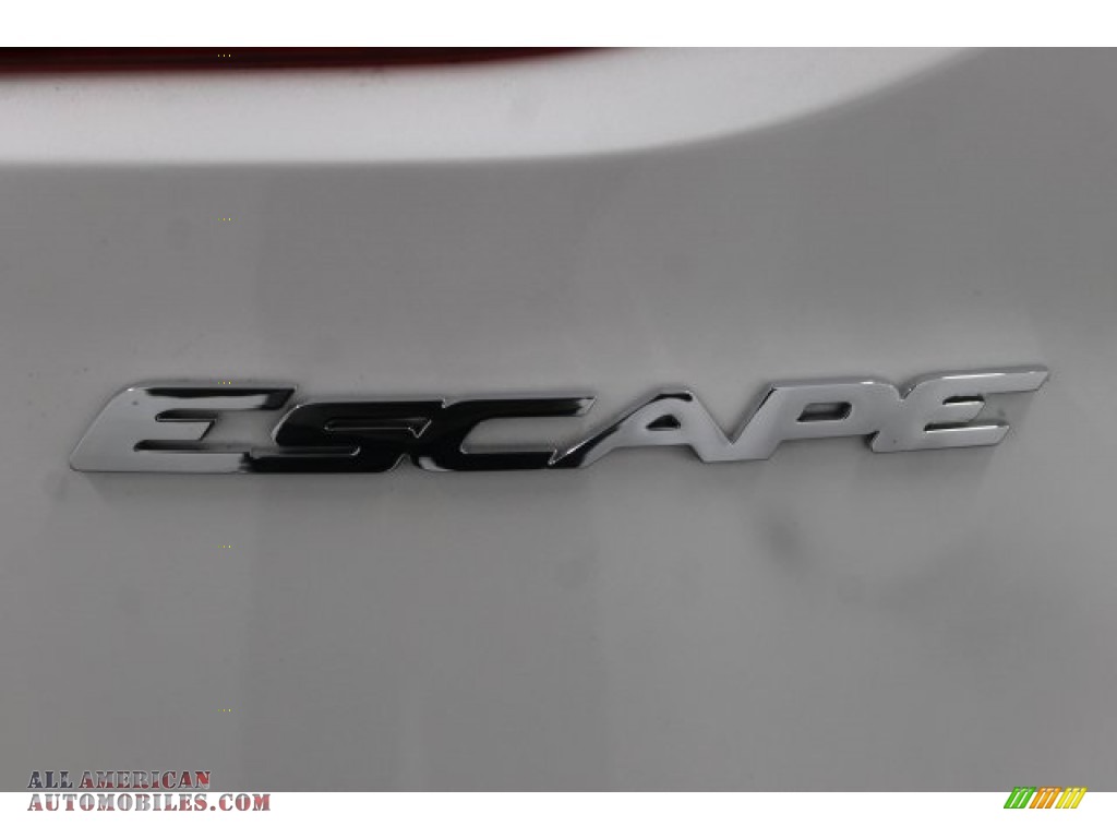 2015 Escape SE - White Platinum Metallic Tri-Coat / Charcoal Black photo #29