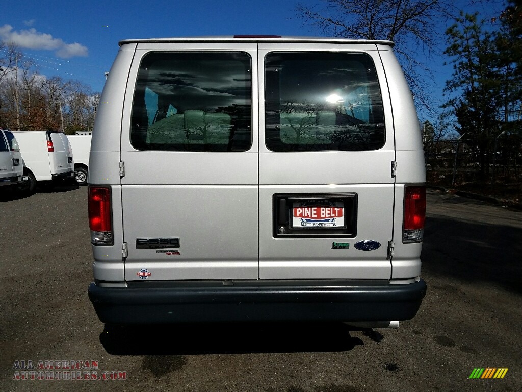 2013 E Series Van E350 XL Passenger - Ingot Silver Metallic / Medium Flint photo #15