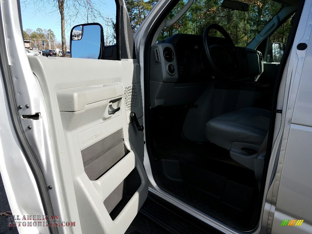 2013 E Series Van E350 XL Passenger - Ingot Silver Metallic / Medium Flint photo #20