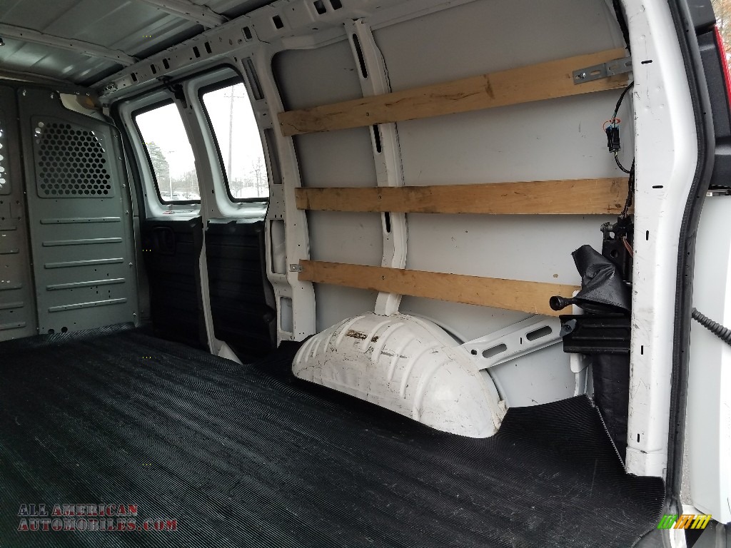 2015 Savana Van 2500 Cargo - Summit White / Medium Pewter photo #12