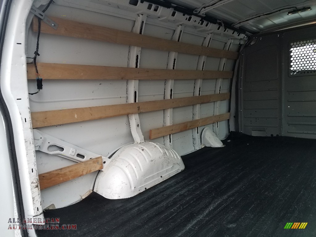 2015 Savana Van 2500 Cargo - Summit White / Medium Pewter photo #15