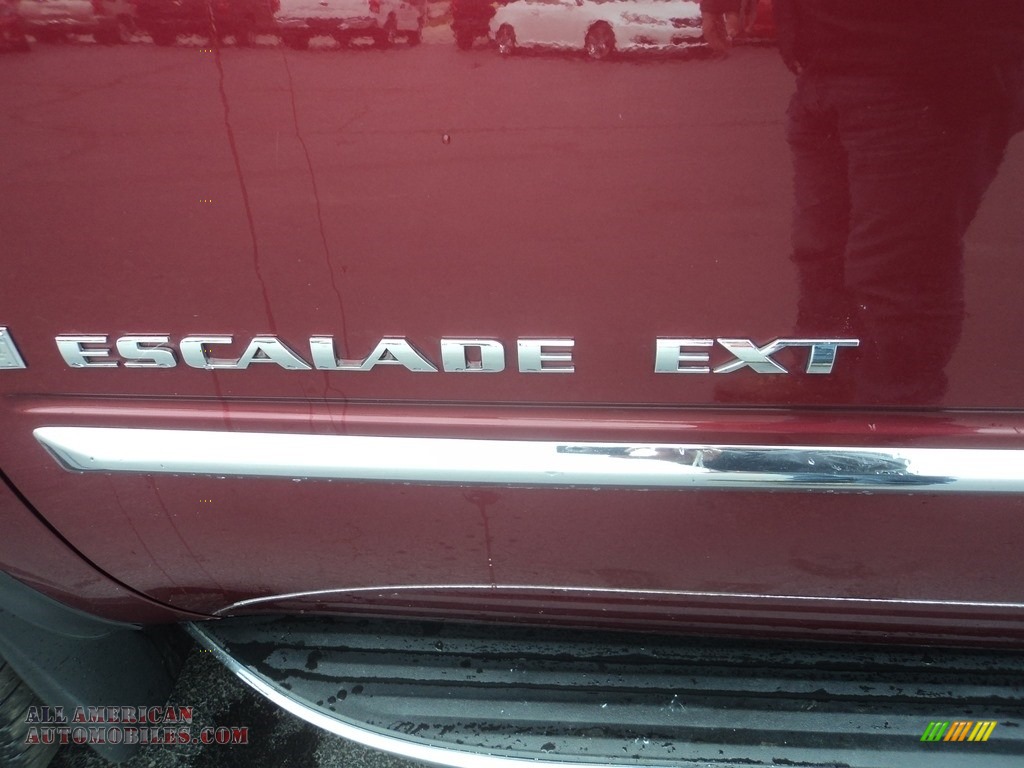 2008 Escalade EXT AWD - Sonoma Red / Ebony photo #30
