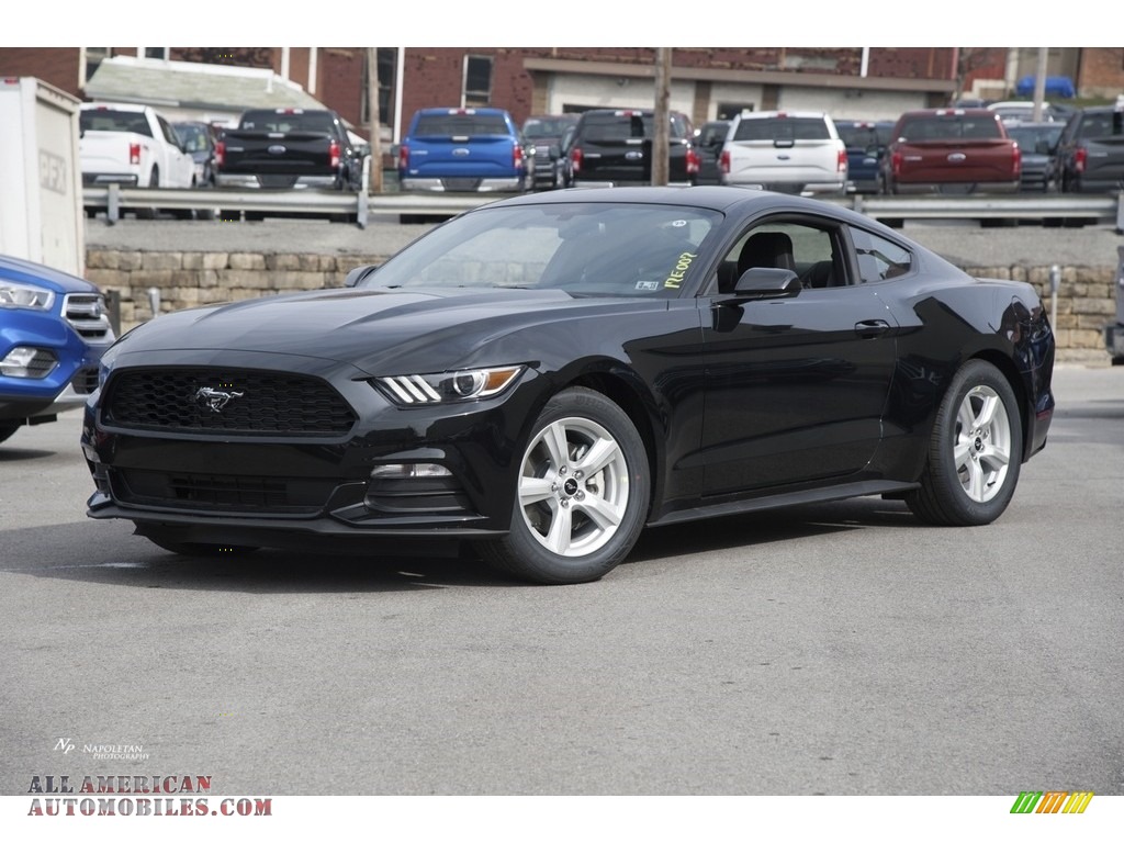 Shadow Black / Ebony Ford Mustang V6 Coupe