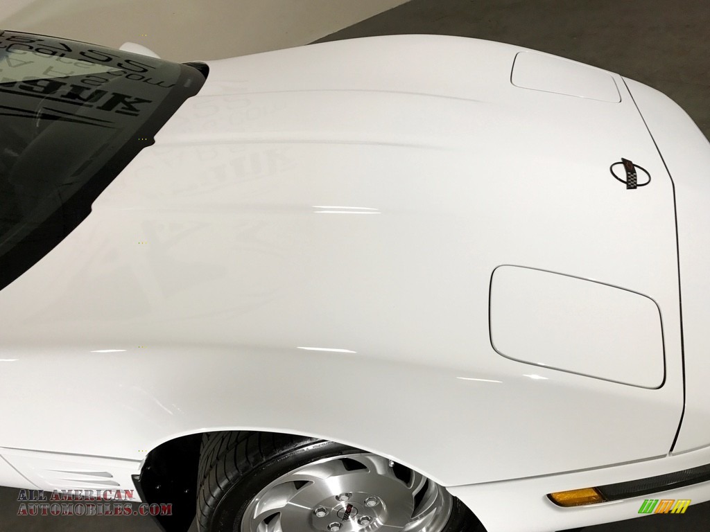 1994 Corvette Coupe - Arctic White / Black photo #38