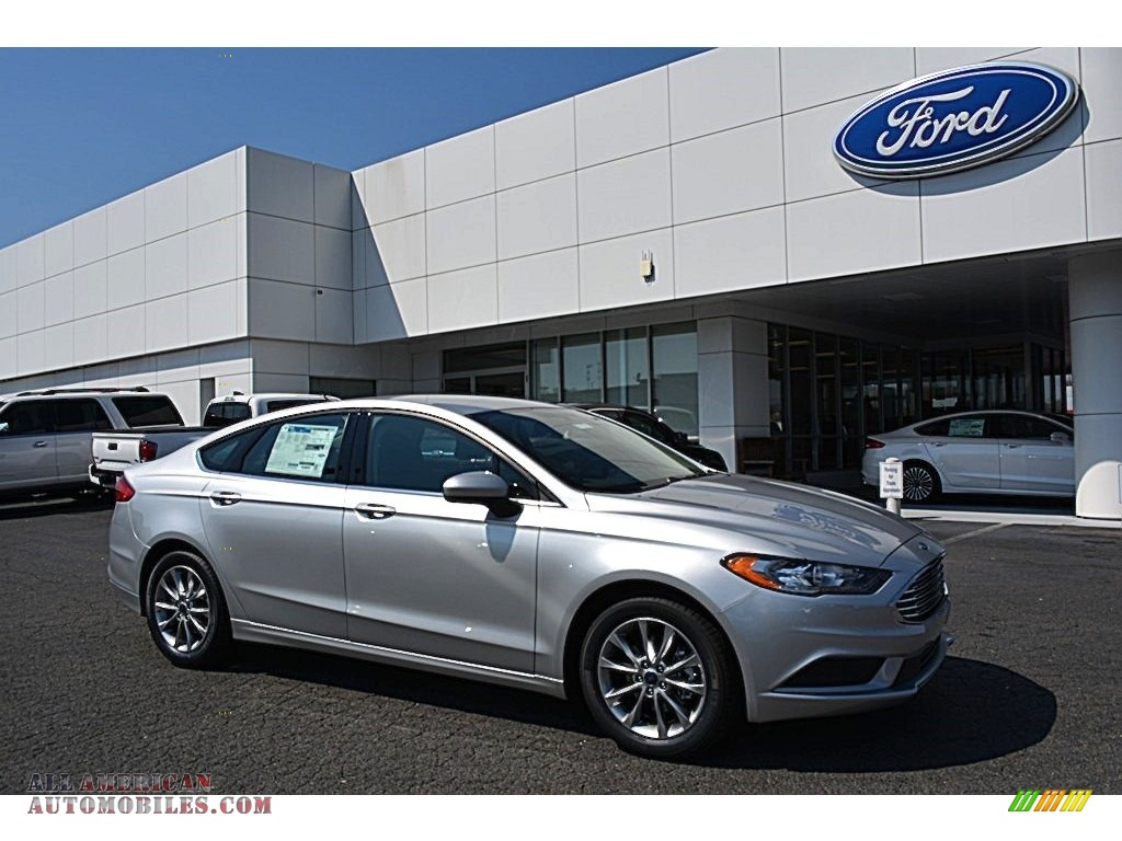 Ingot Silver / Ebony Ford Fusion SE