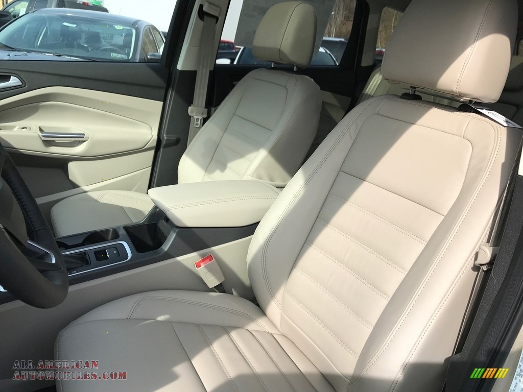 2017 Escape SE 4WD - White Gold / Medium Light Stone photo #10