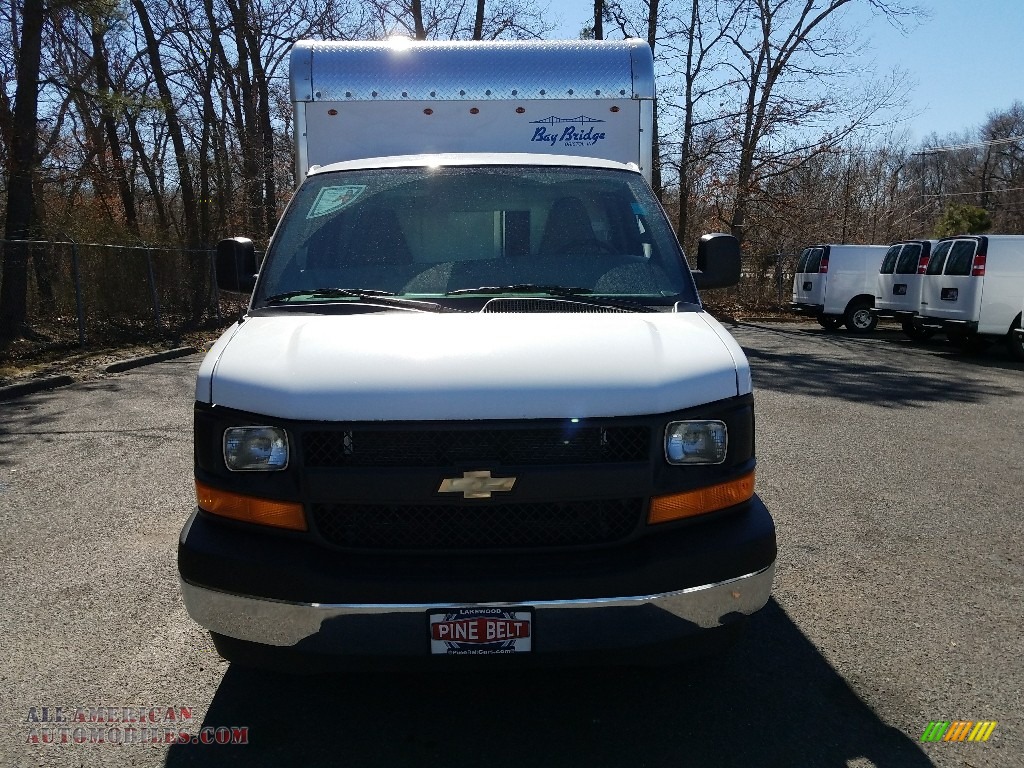 2017 Express Cutaway 3500 Moving Van - Summit White / Medium Pewter photo #2