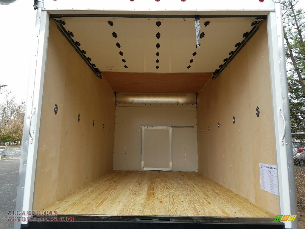 2017 Express Cutaway 3500 Moving Van - Summit White / Medium Pewter photo #6