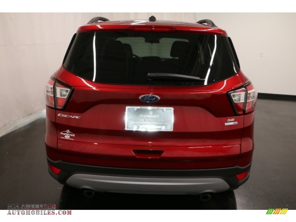 2017 Escape SE 4WD - Ruby Red / Charcoal Black photo #9
