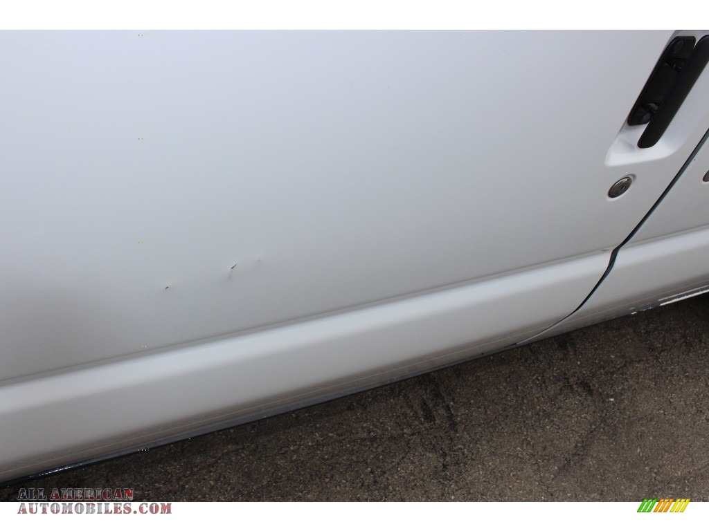 2011 E Series Van E150 Commercial - Oxford White / Medium Flint photo #15