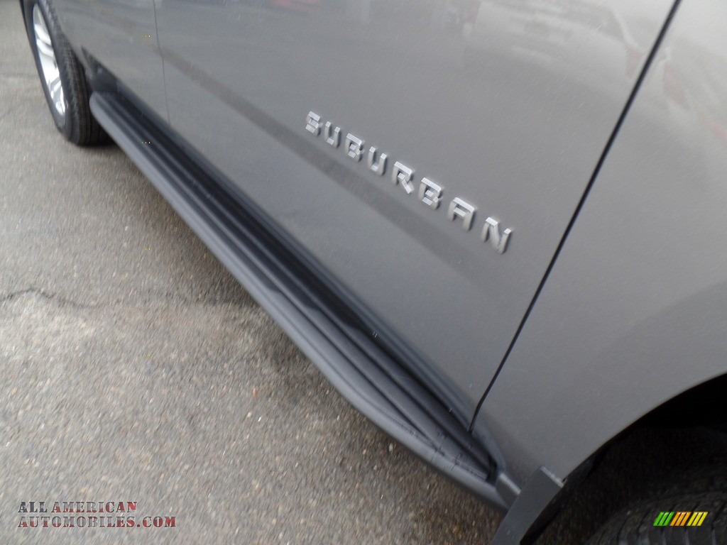 2017 Suburban LS 4WD - Pepperdust Metallic / Jet Black photo #7