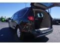 Chrysler Pacifica Touring L Brilliant Black Crystal Pearl photo #15