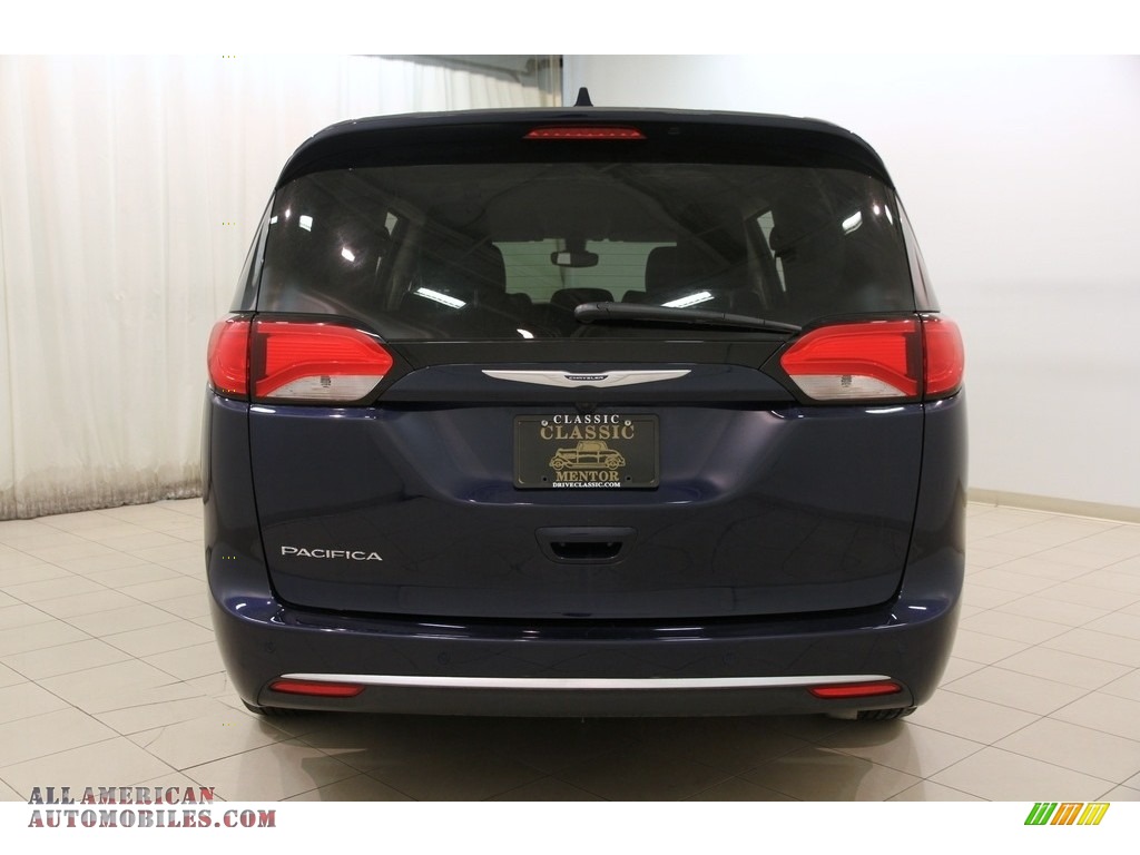 2017 Pacifica Touring L - Jazz Blue Pearl / Black/Alloy photo #21