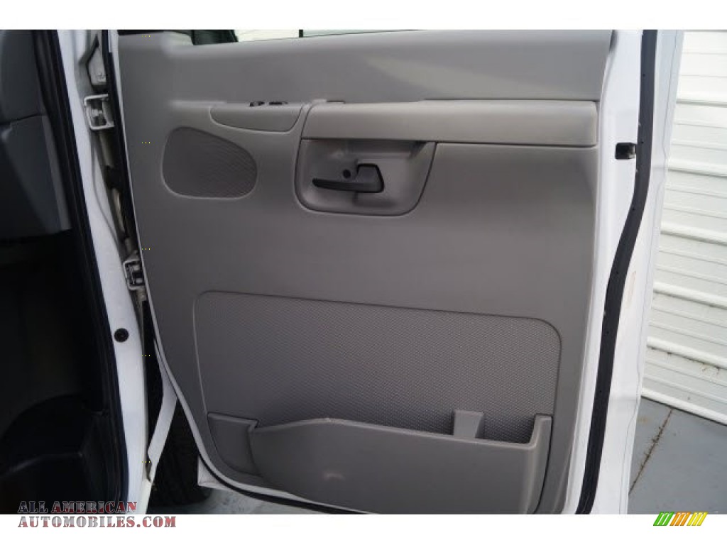 2007 E Series Van E350 Super Duty XLT 15 Passenger - Oxford White / Medium Flint Grey photo #11