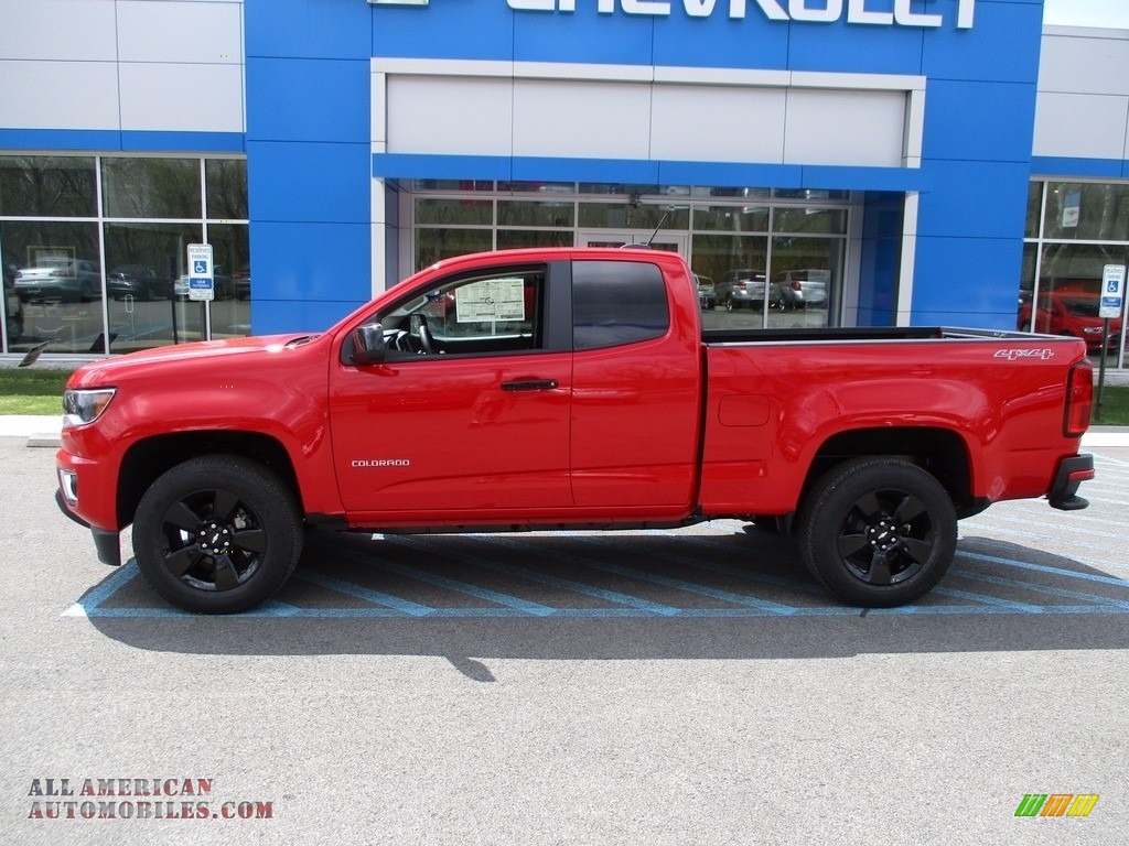 2017 Colorado LT Extended Cab 4x4 - Red Hot / Jet Black photo #2