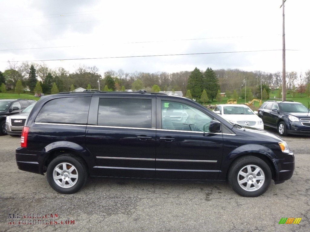 2010 Town & Country Touring - Blackberry Pearl / Dark Slate Gray/Light Shale photo #5