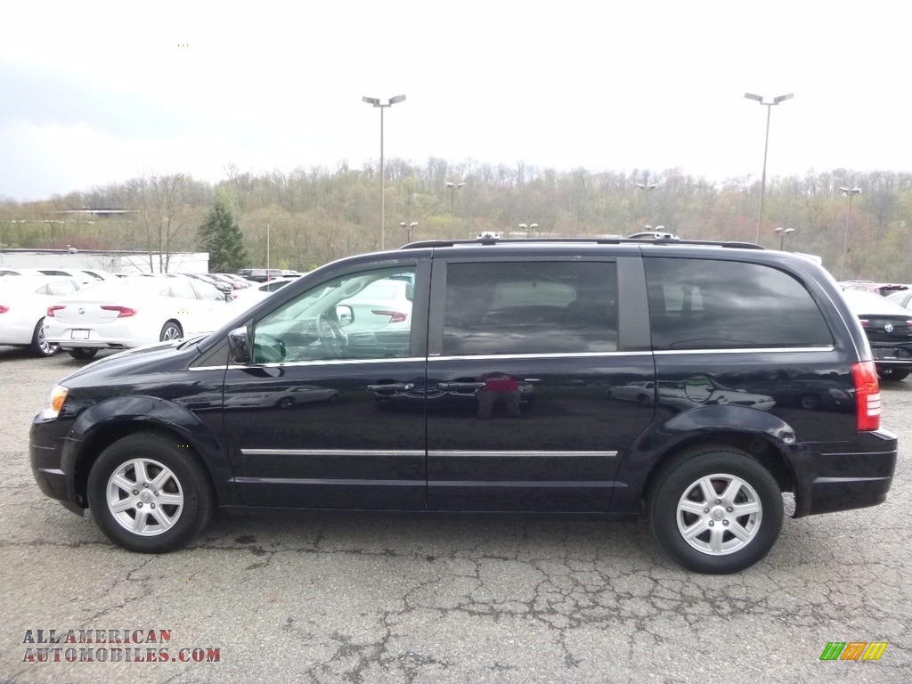 2010 Town & Country Touring - Blackberry Pearl / Dark Slate Gray/Light Shale photo #13