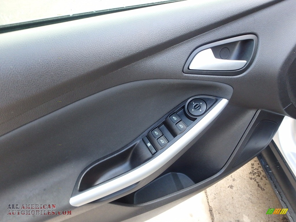 2014 Focus SE Sedan - Ingot Silver / Charcoal Black photo #20