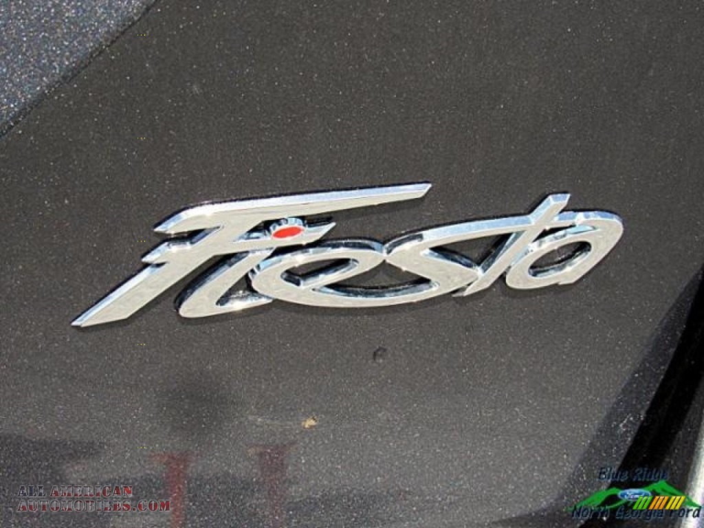2017 Fiesta SE Sedan - Magnetic / Charcoal Black photo #36