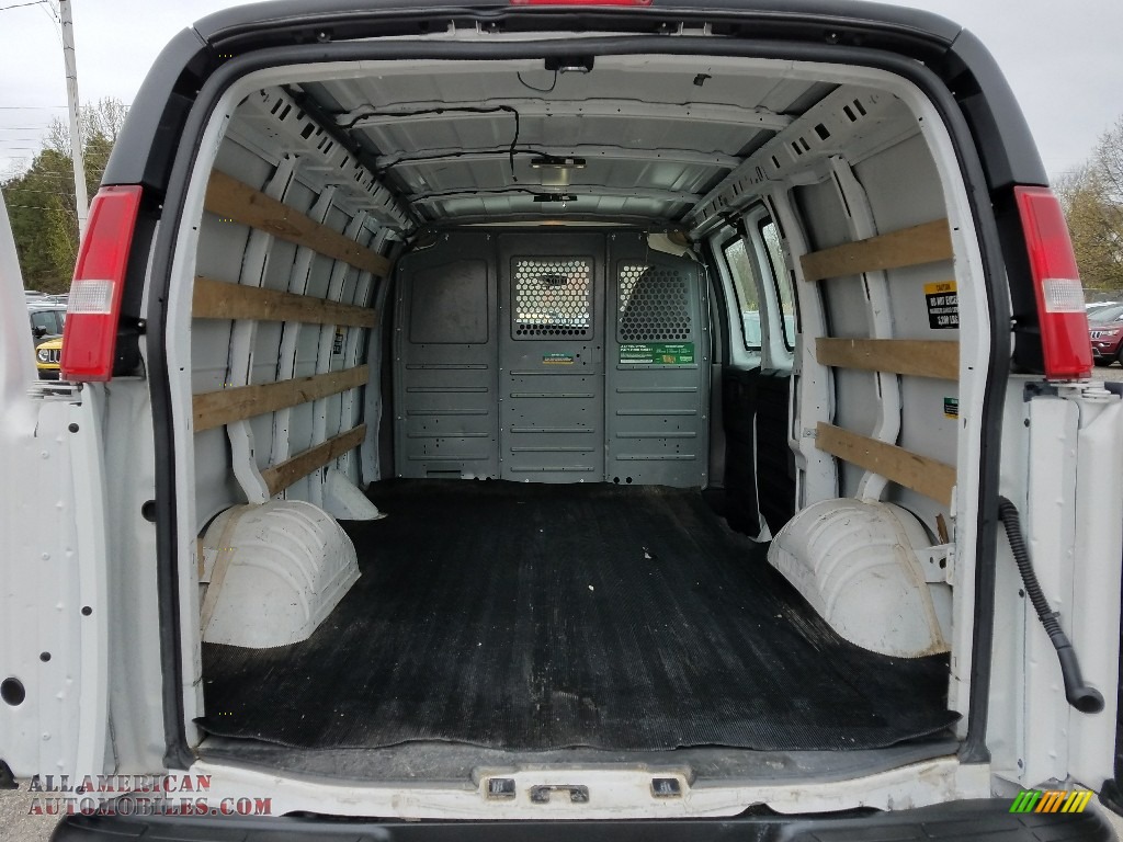 2015 Savana Van 2500 Cargo - Summit White / Medium Pewter photo #24