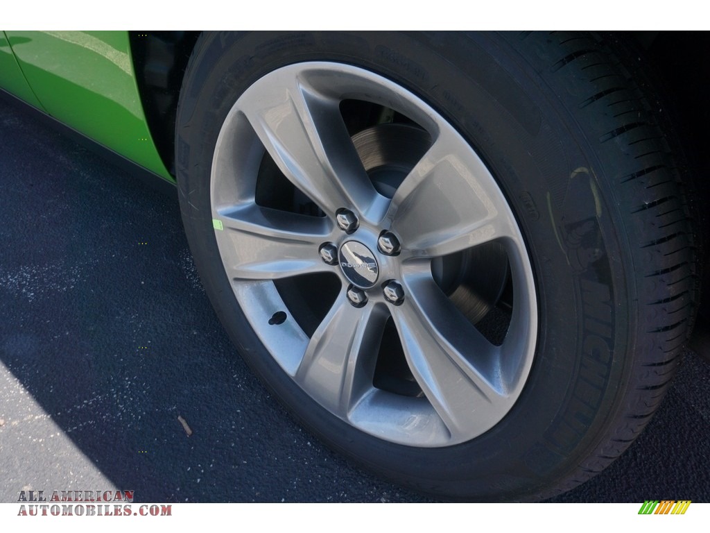 2017 Challenger SXT - Green Go / Black photo #3