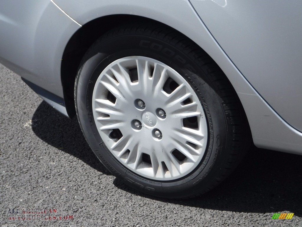 2015 Fiesta S Sedan - Ingot Silver Metallic / Charcoal Black photo #3