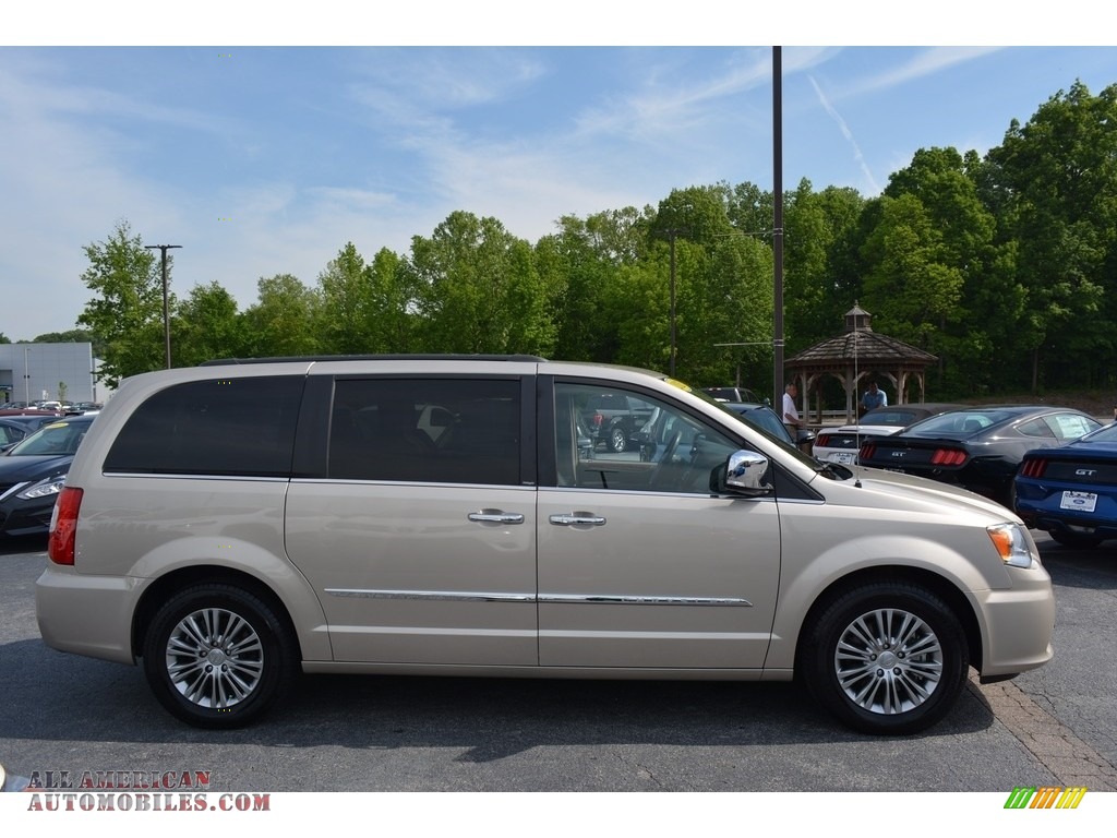 2013 Town & Country Touring - L - Cashmere Pearl / Dark Frost Beige/Medium Frost Beige photo #2