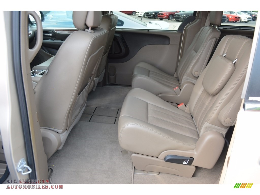 2013 Town & Country Touring - L - Cashmere Pearl / Dark Frost Beige/Medium Frost Beige photo #11