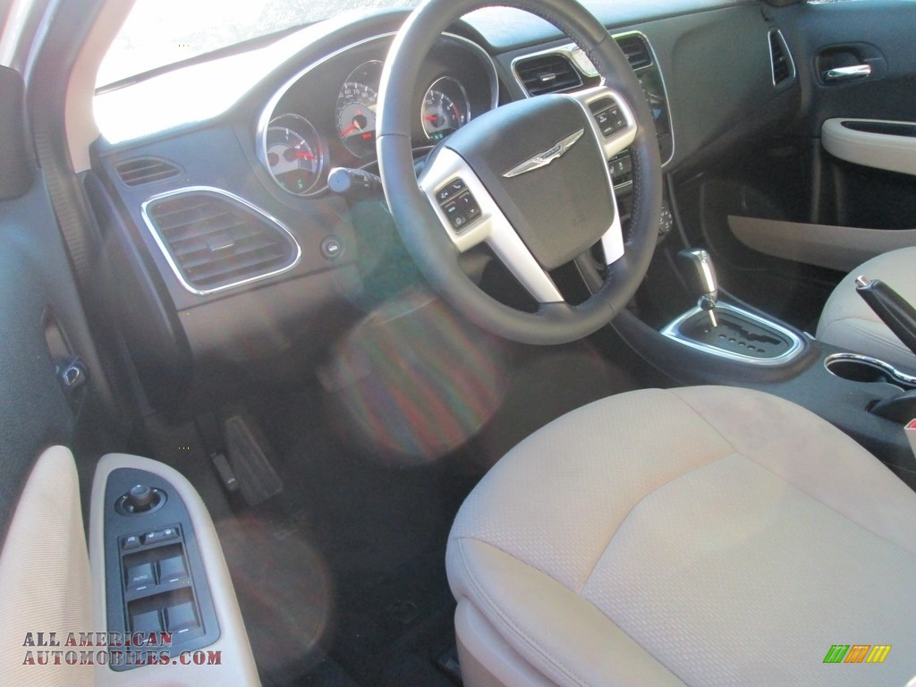 2014 200 Touring Sedan - Cashmere Pearl / Black/Light Frost Beige photo #11
