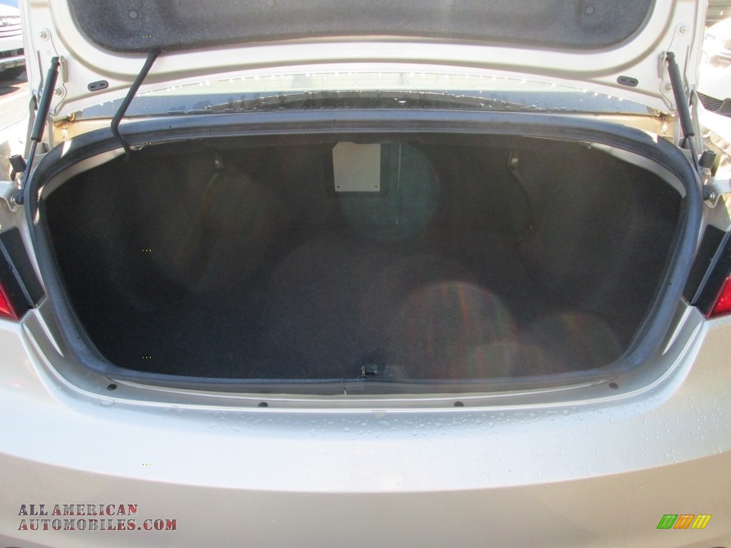 2014 200 Touring Sedan - Cashmere Pearl / Black/Light Frost Beige photo #19