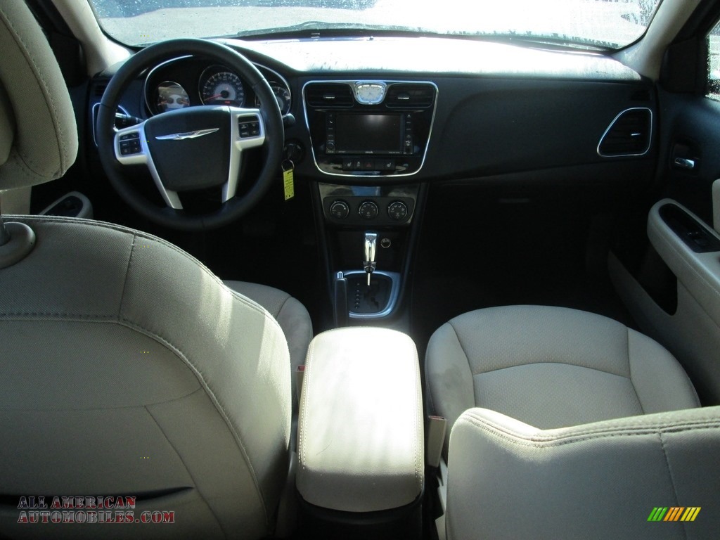 2014 200 Touring Sedan - Cashmere Pearl / Black/Light Frost Beige photo #24