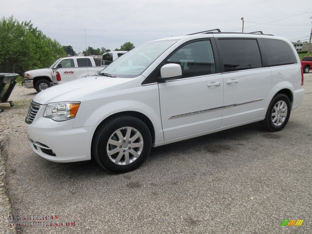 2015 Town & Country Touring - Bright White / Black/Light Graystone photo #6