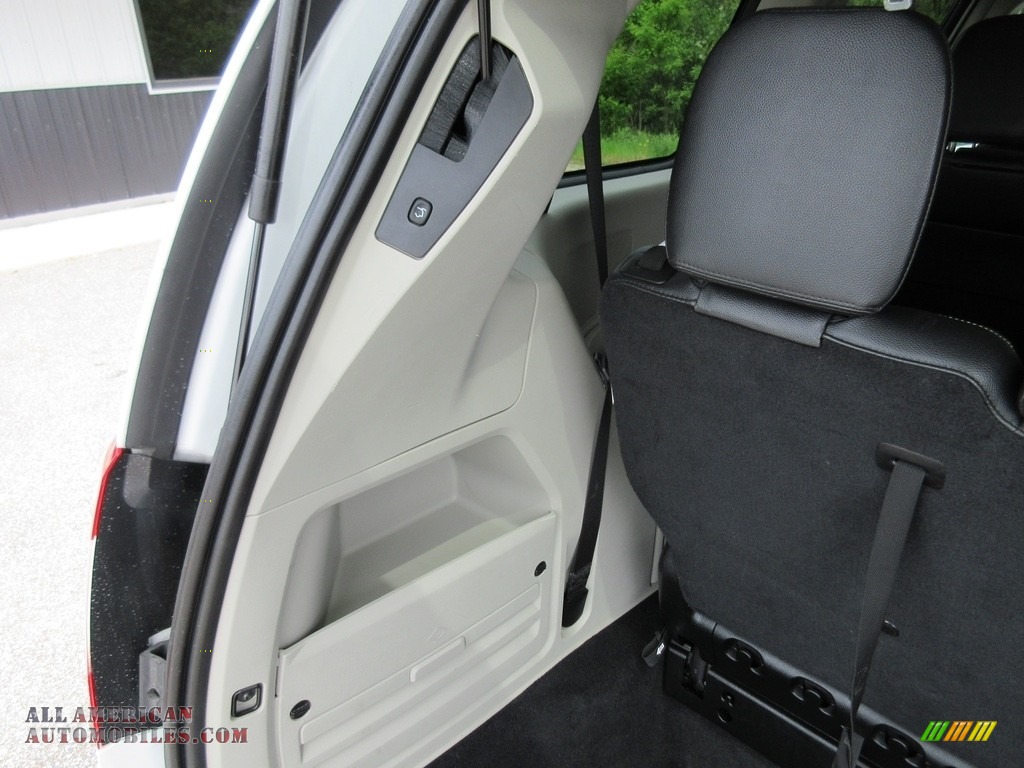 2015 Town & Country Touring - Bright White / Black/Light Graystone photo #13