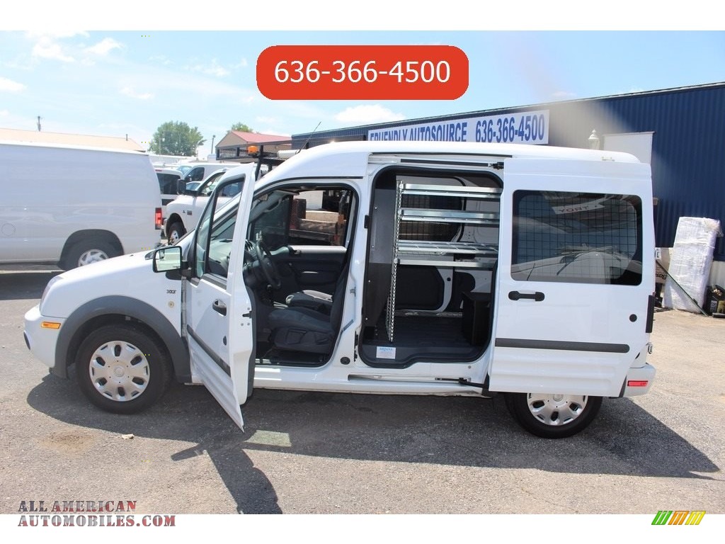 Frozen White / Dark Grey Ford Transit Connect XLT Van